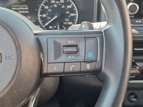Certified 2024 Nissan Rogue SV FWD image 19