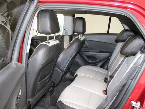 Used 2020 Chevrolet Trax Premier image 23