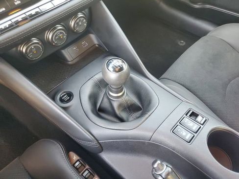 Certified 2024 Nissan Z Performance w/ Floor Mat Package RWD image 22