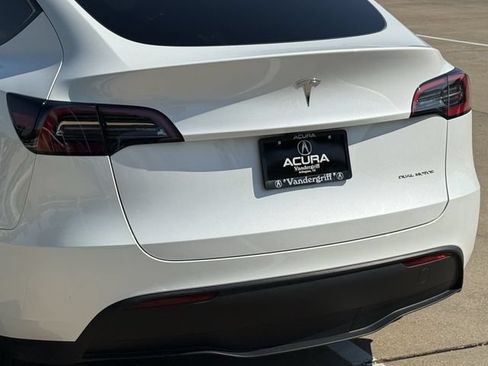 Used 2024 Tesla Model Y Long Range AWD/4WD image 6