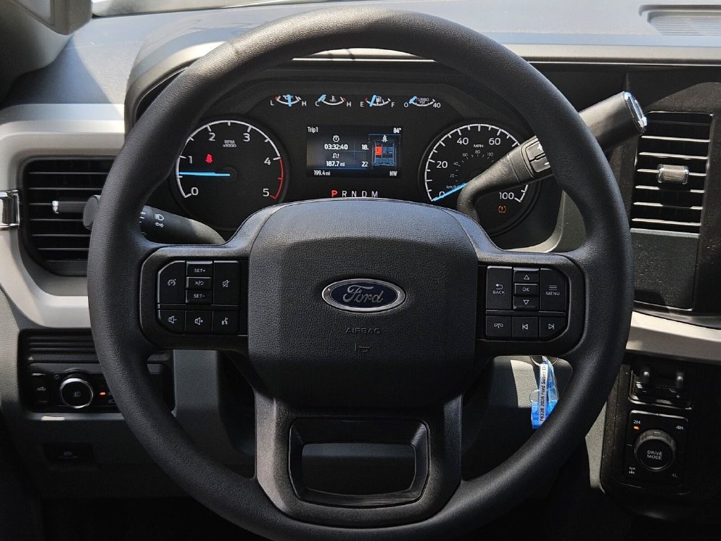 New 2026 Ford F250 XL w/ FX4 Off-Road Package AWD/4WD image 18