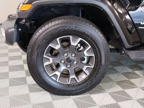 Used 2024 Jeep Wrangler Unlimited Sahara w/ Technology Group AWD/4WD image 17