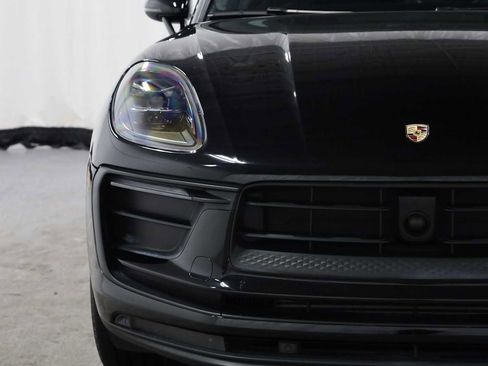 Certified 2023 Porsche Macan Turbo image 15