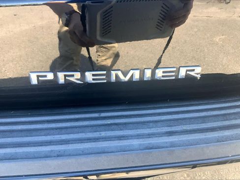 Used 2021 Chevrolet Tahoe Premier RWD image 10