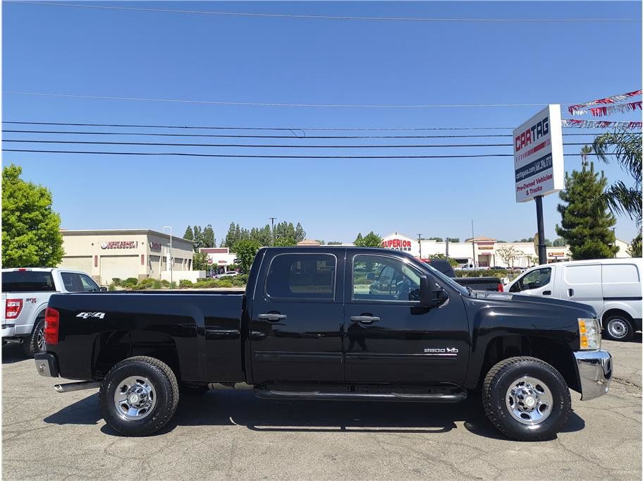 Used 2010 Chevrolet Silverado 2500 LT w/ Interior Plus Package AWD/4WD image 4
