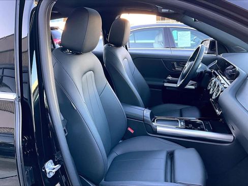 Used 2025 Mercedes-Benz GLA 250 image 8