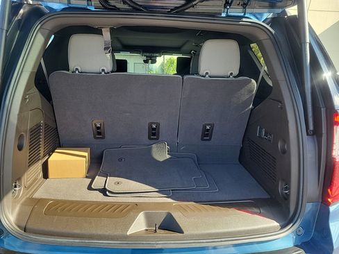 Used 2025 GMC Yukon Elevation w/ Elevation Premium Package image 8