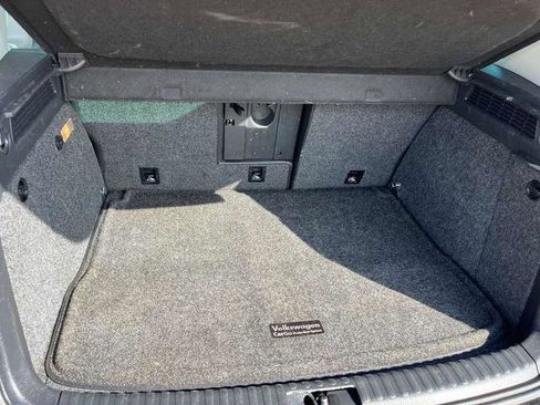 Used 2013 Volkswagen Tiguan SE image 12