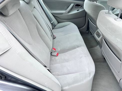 Used 2011 Toyota Camry LE image 8