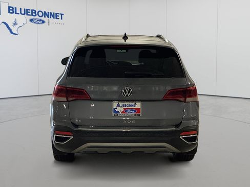 Used 2022 Volkswagen Taos SE FWD image 6