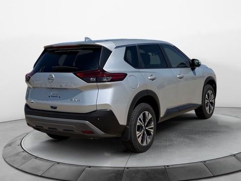 Used 2023 Nissan Rogue SV AWD/4WD image 3