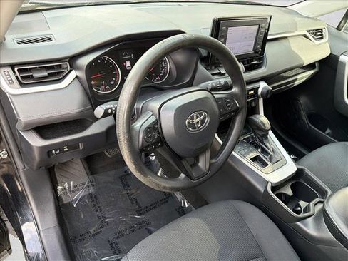 Used 2019 Toyota RAV4 LE image 13