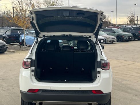 Used 2023 Jeep Compass Limited image 15