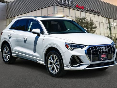 Used 2023 Audi Q3 2.0T Premium AWD/4WD image 5