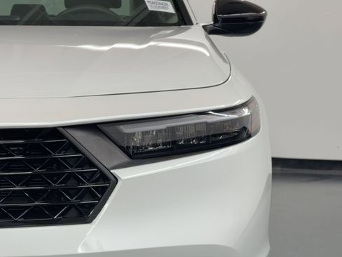 Certified 2025 Honda Accord SE image 11