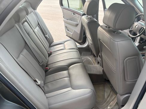 Used 2006 Cadillac DTS FWD image 29