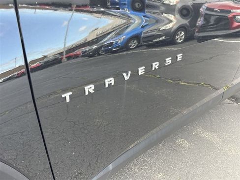 Certified 2023 Chevrolet Traverse LT FWD image 30