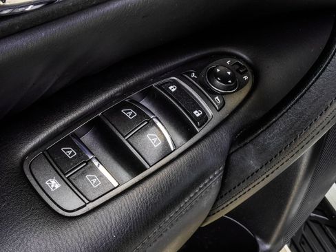 Used 2022 Nissan Armada SL RWD image 35