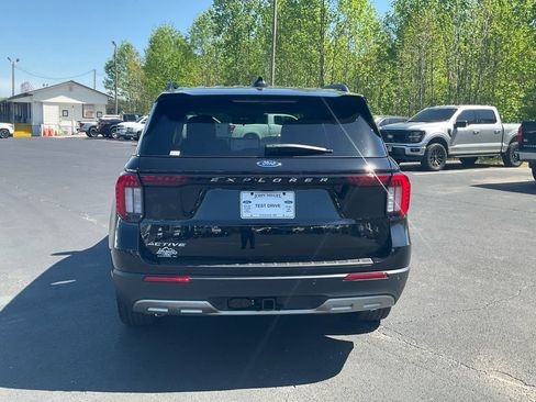 New 2026 Ford Explorer Active w/ Active Comfort Package RWD image 6
