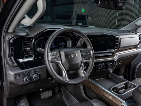 Used 2025 Chevrolet Silverado 2500 LT w/ Trail Boss Package image 18