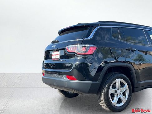 Used 2024 Jeep Compass Latitude AWD/4WD image 11
