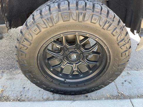 Used 2018 Chevrolet Silverado 1500 LT w/ All Star Edition AWD/4WD image 5