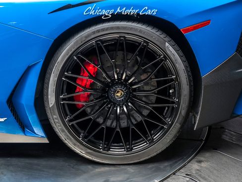 Used 2017 Lamborghini Aventador LP 750-4 Superveloce image 9