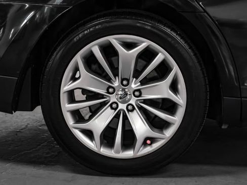 Used 2015 Ford Taurus Limited FWD image 48