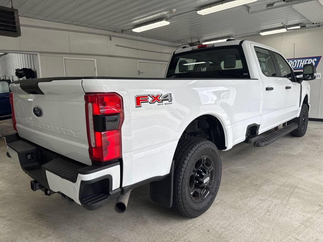 Used 2023 Ford F250 XL w/ STX Appearance Package AWD/4WD image 6
