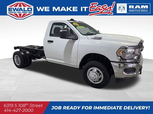 New 2024 RAM 3500 Tradesman image 21
