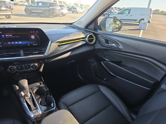 Certified 2025 Chevrolet Trax ACTIV FWD image 24