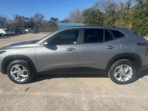 Certified 2025 Chevrolet Trax LS w/ LS Convenience Package image 5