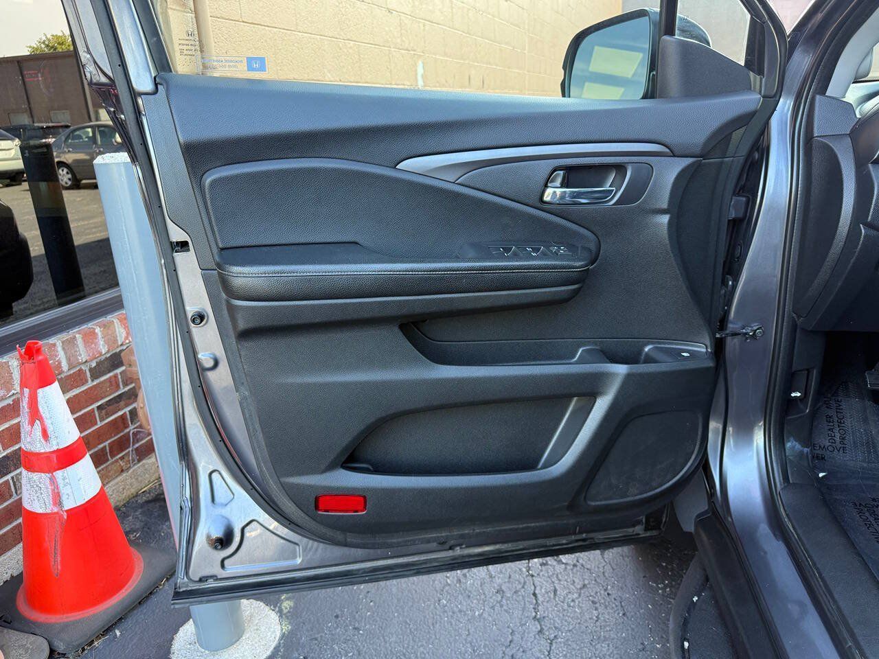 Used 2017 Honda Ridgeline RTL-T image 20