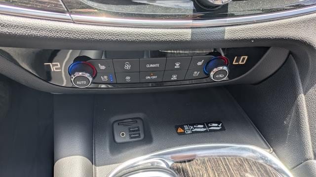 Used 2021 Buick Enclave Avenir w/ Avenir Technology Package AWD/4WD image 13