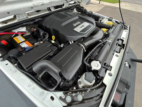 Used 2018 Jeep Wrangler Sport image 4