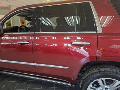 Used 2019 Cadillac Escalade Premium Luxury AWD/4WD image 12
