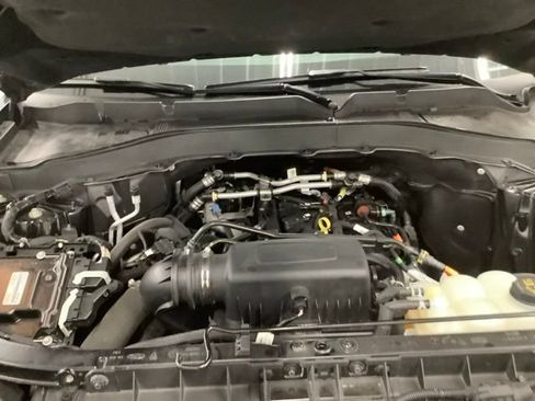 Used 2023 Ford Explorer XLT AWD/4WD image 18