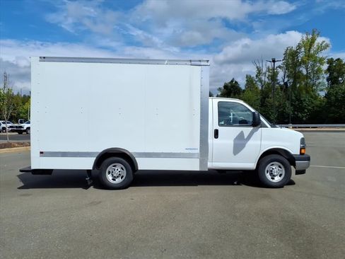 New 2024 Chevrolet Express 3500 w/ Power Convenience Package image 27