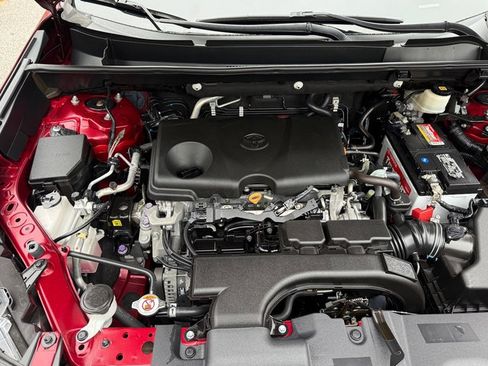 Used 2020 Toyota RAV4 XLE image 9