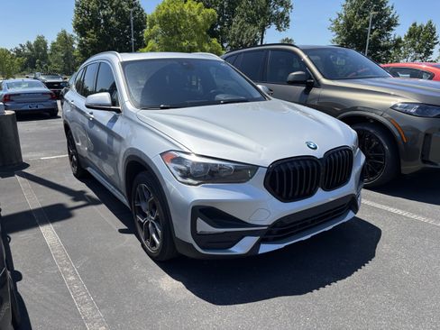 Used 2020 BMW X1 xDrive28i w/ Convenience Package AWD/4WD image 2