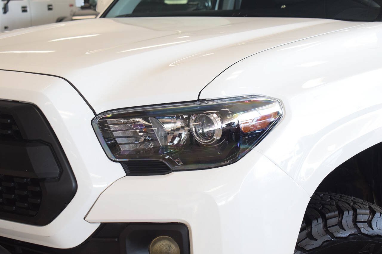 Used 2021 Toyota Tacoma SR AWD/4WD image 10