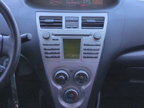 Used 2009 Toyota Yaris Sedan FWD image 17
