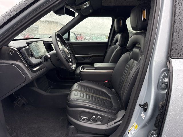 Used 2025 Rivian R1S Adventure Dual AWD/4WD image 17