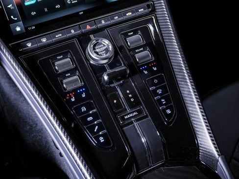 Used 2024 Aston Martin DB12 Coupe image 31