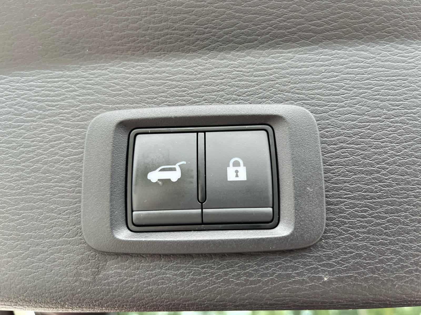Used 2024 Mitsubishi Outlander SE AWD/4WD image 29