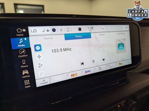 Used 2025 Jeep Wrangler Unlimited Sahara AWD/4WD image 12