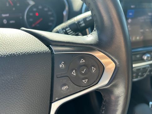 Used 2022 Chevrolet Traverse LT FWD image 17