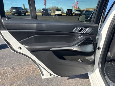 Used 2020 BMW X7 M50i w/ Dynamic Handling Package image 38