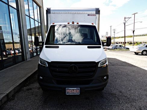 Used 2019 Mercedes-Benz Sprinter 170 image 2