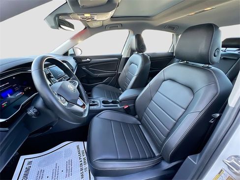 Used 2024 Volkswagen Jetta SE image 20